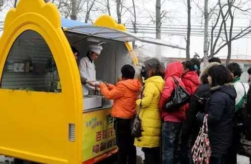 書報亭、早餐車，甚至垃圾桶都有二維碼“身份證”了。